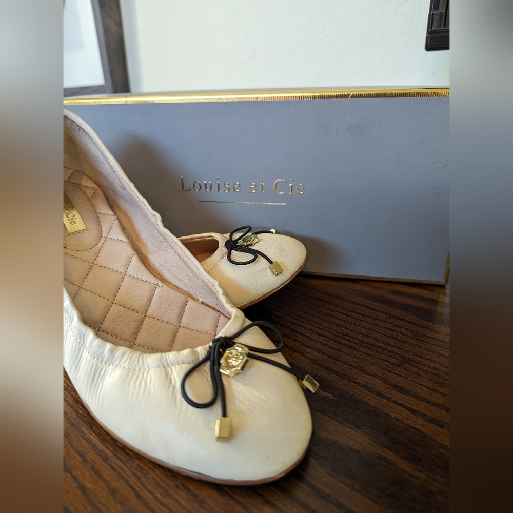 Louise et Cie Smooth Tumbled Baby flat